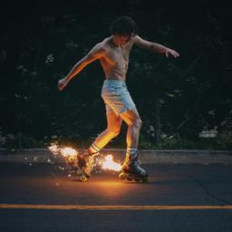 Fireworks & rollerblades / Benson Boone | 